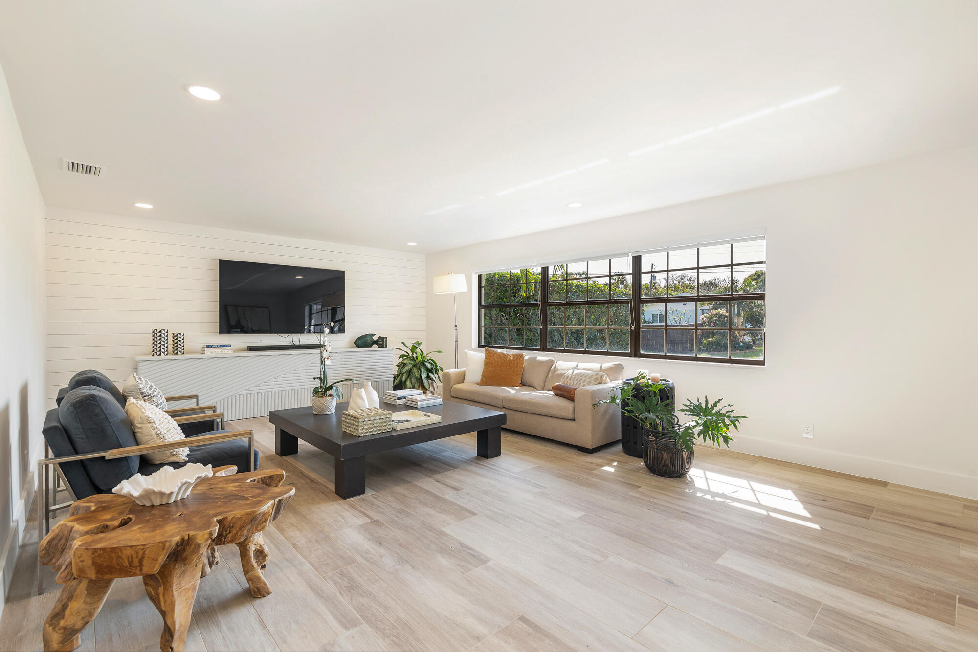 SOUTH LAKE SHORES - Residential