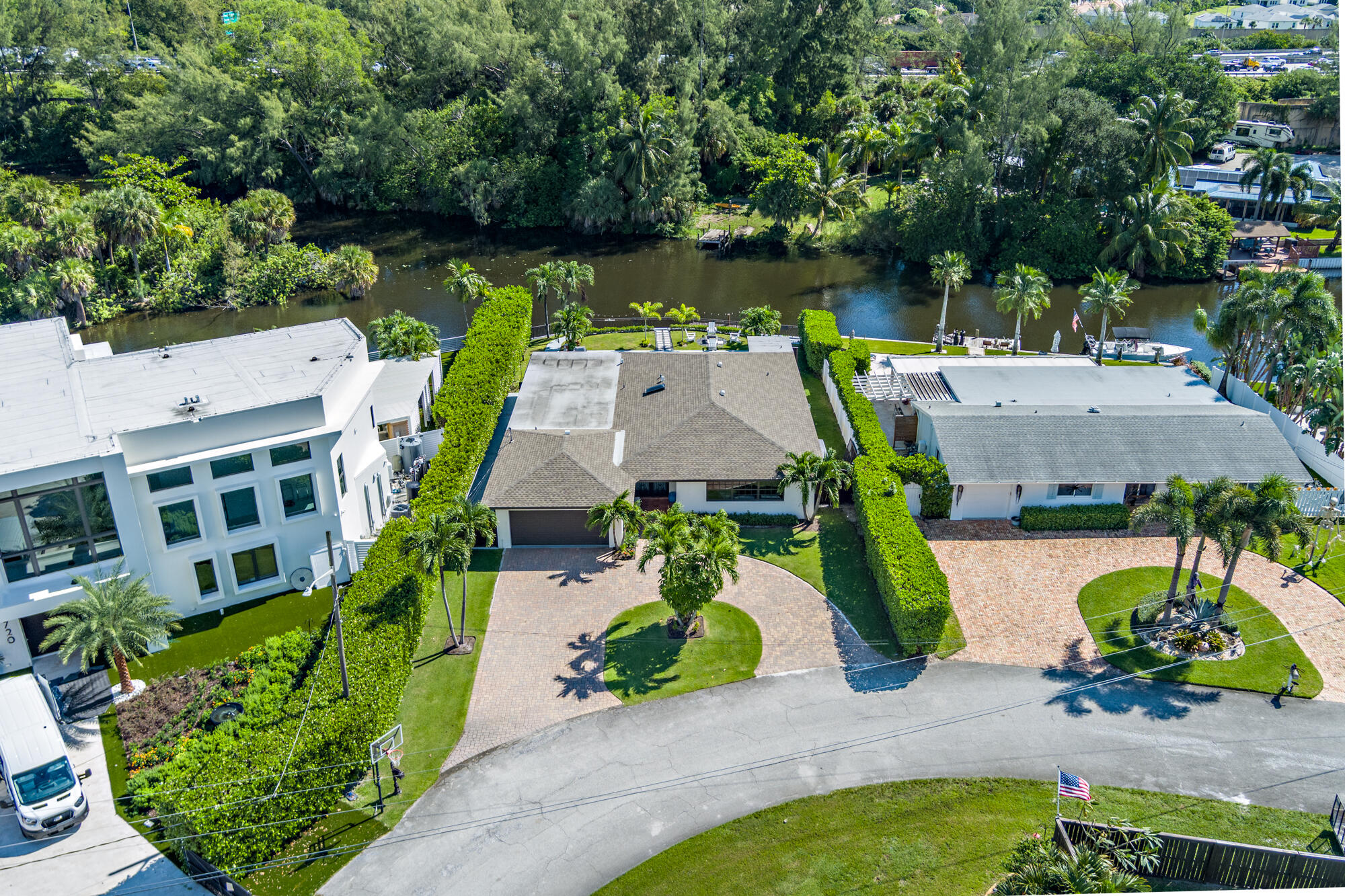 SOUTH LAKE SHORES - Residential