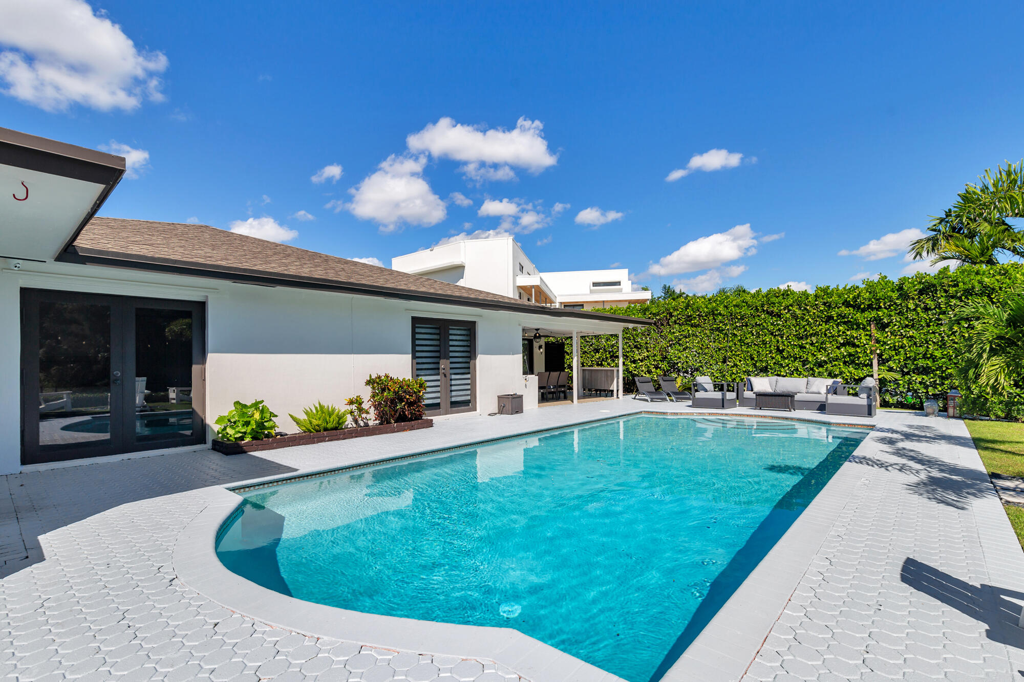 SOUTH LAKE SHORES - Residential