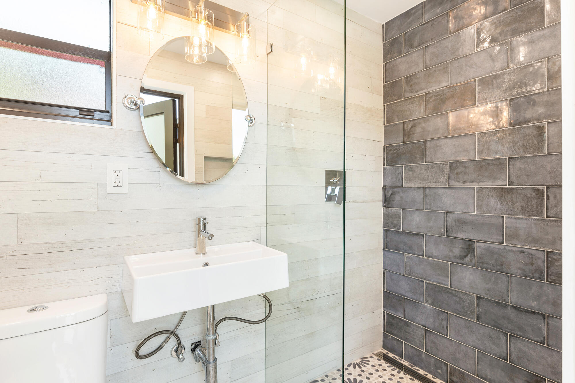 SOUTH LAKE SHORES - Residential