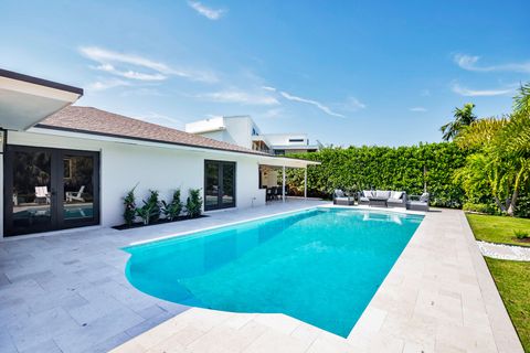 Tiny photo for 7730 Beta Circle E, Lake Clarke Shores, FL 33406 (MLS # R11133121)
