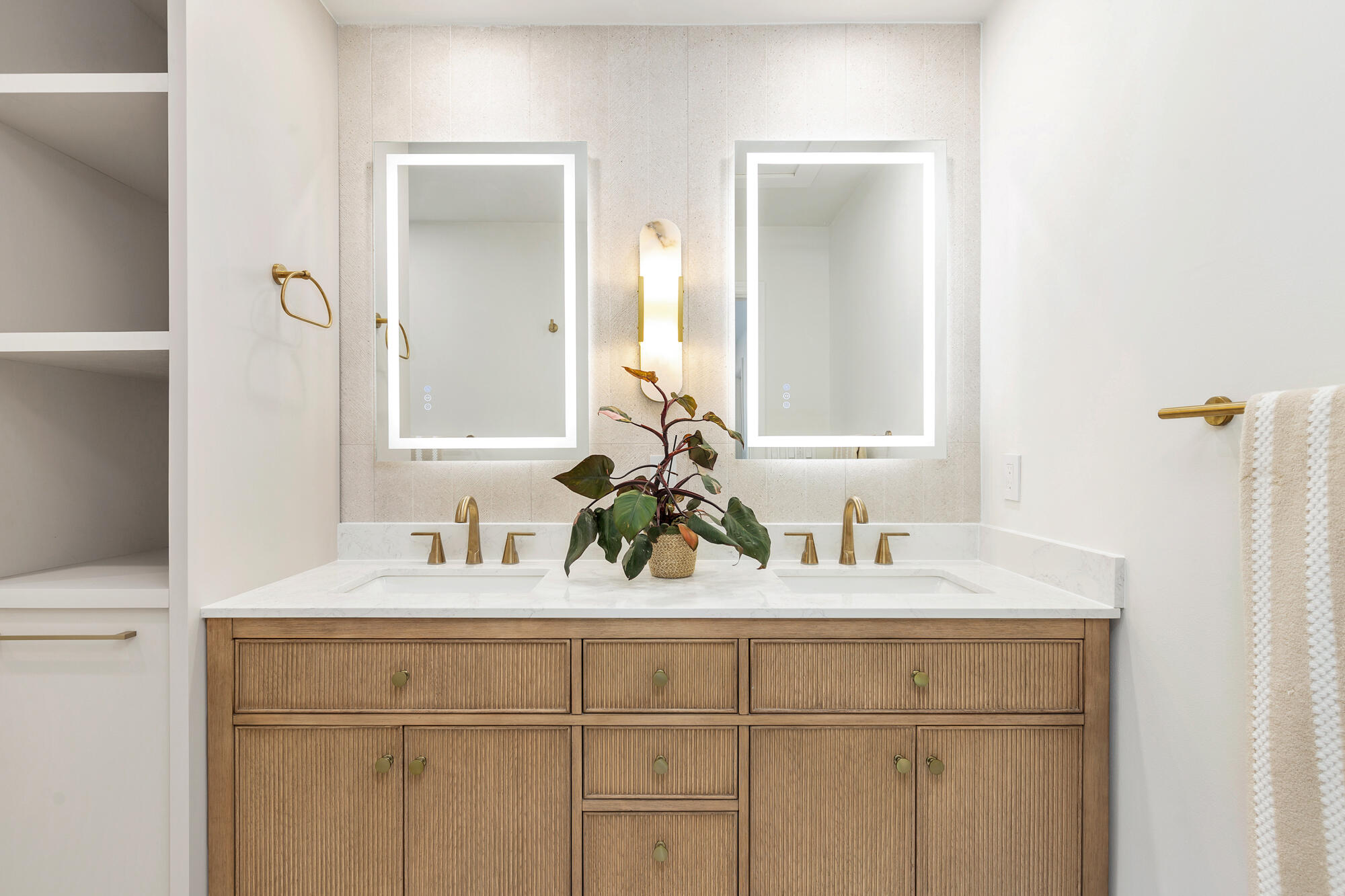 SOUTH LAKE SHORES - Residential