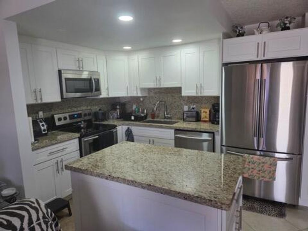 Photo of 188 Grantham F #188, Deerfield Beach, FL 33442 (MLS # B26025759)