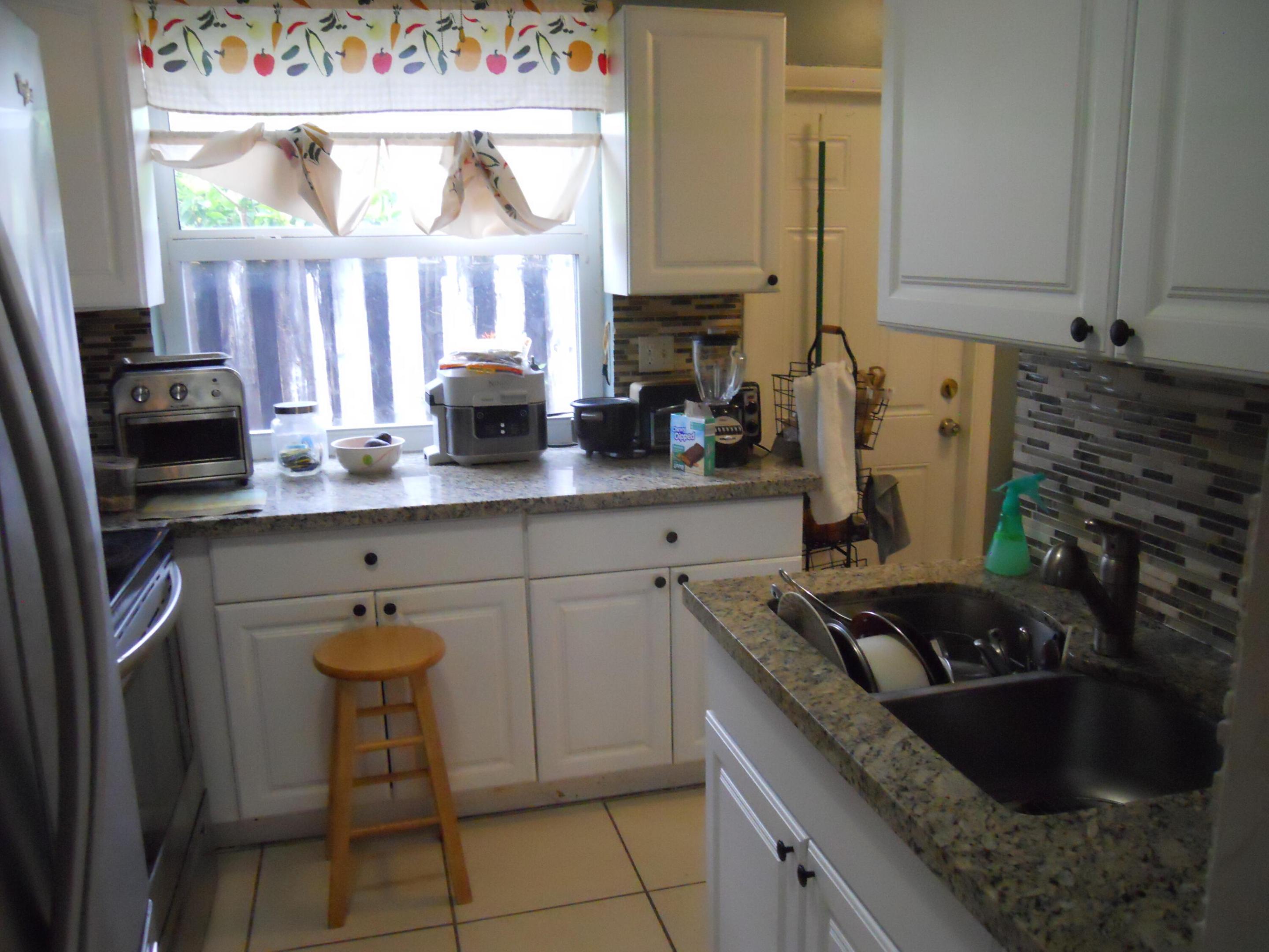 OAKLAND PARK SECOND ADD - Residential