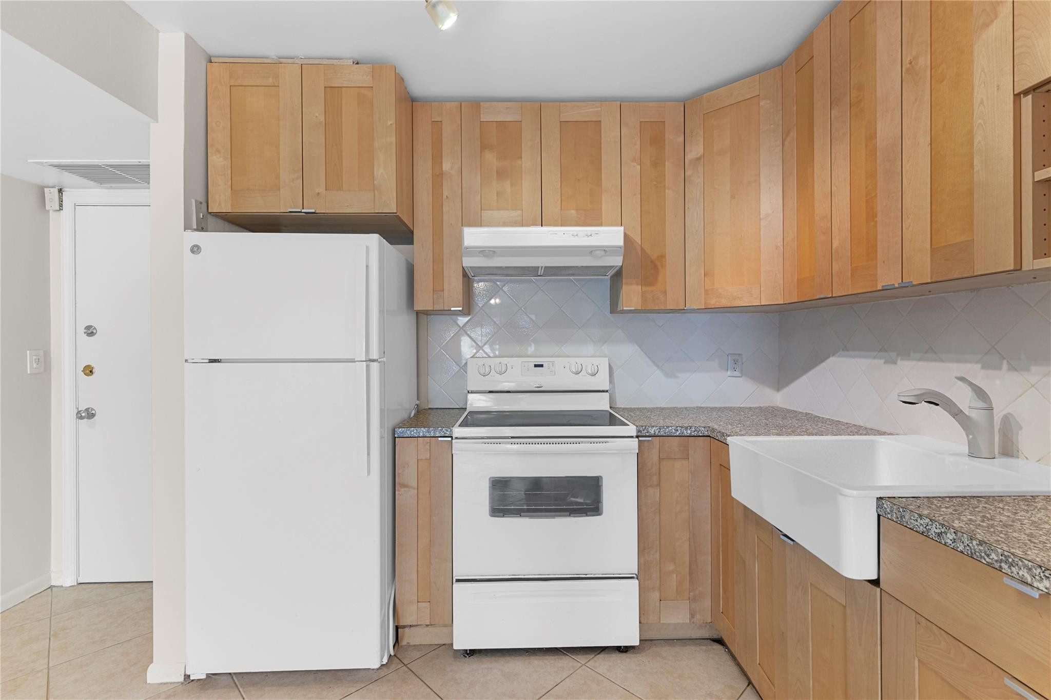 BARCELONA GARDENS CONDO - Residential