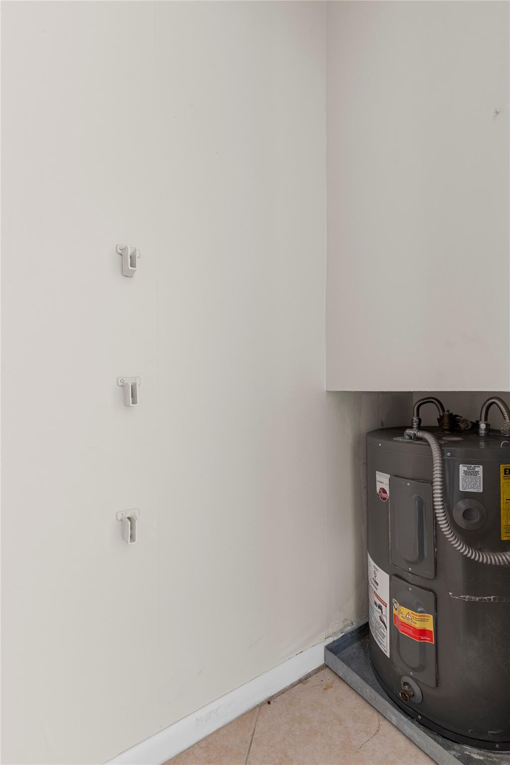 BARCELONA GARDENS CONDO - Residential