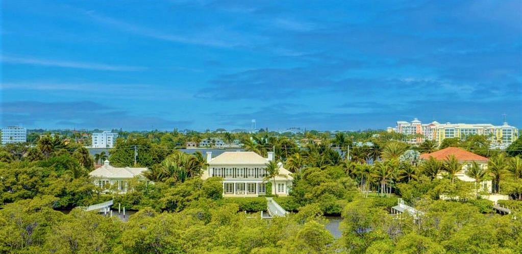 MAYFAIR HOUSE CONDO - Residential