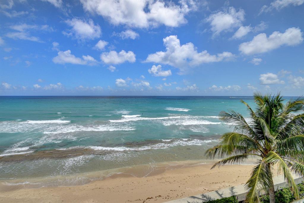 MAYFAIR HOUSE CONDO - Residential