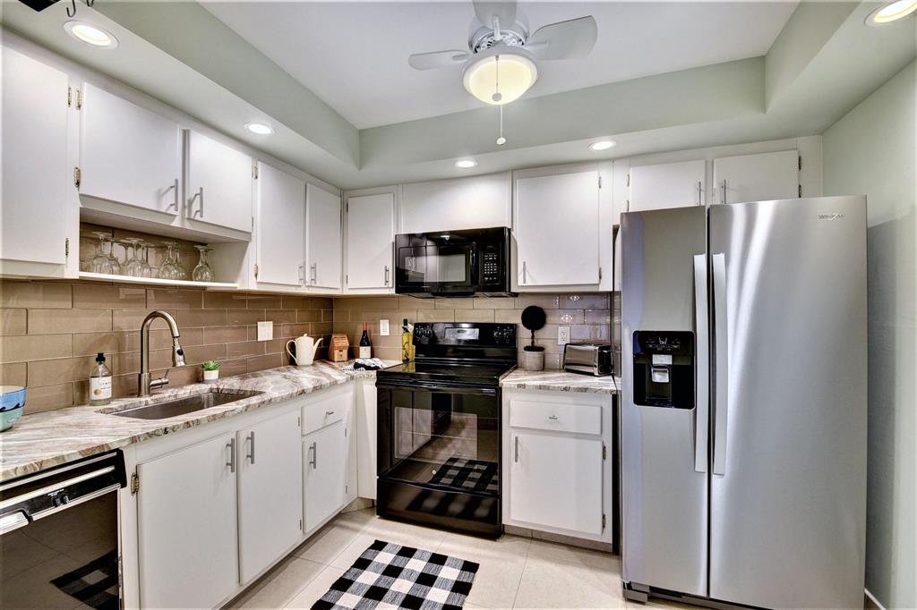 MAYFAIR HOUSE CONDO - Residential