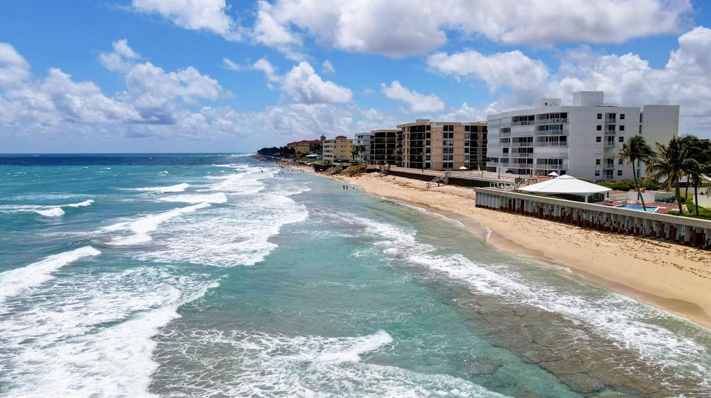 MAYFAIR HOUSE CONDO - Residential