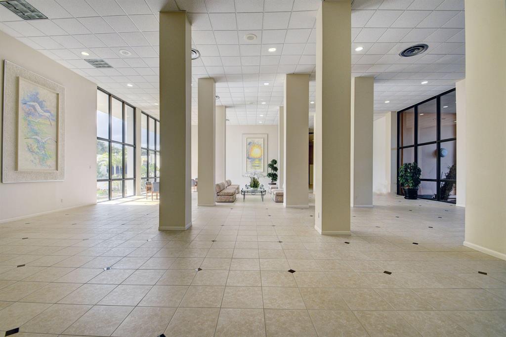 MAYFAIR HOUSE CONDO - Residential