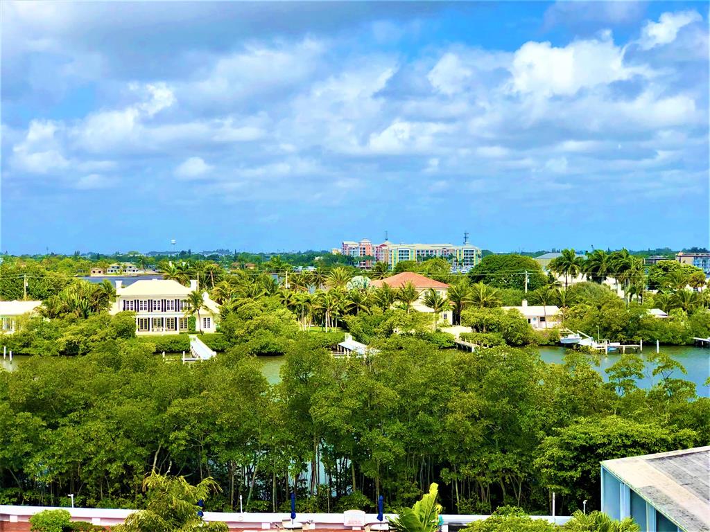 MAYFAIR HOUSE CONDO - Residential