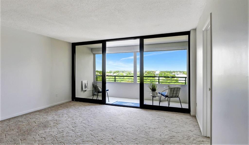 MAYFAIR HOUSE CONDO - Residential