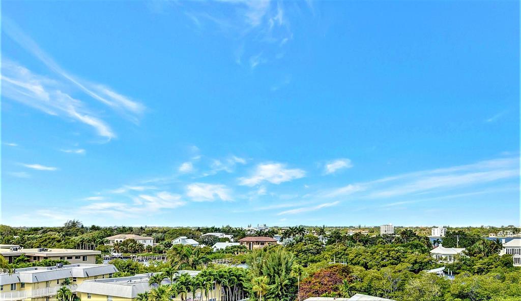 MAYFAIR HOUSE CONDO - Residential