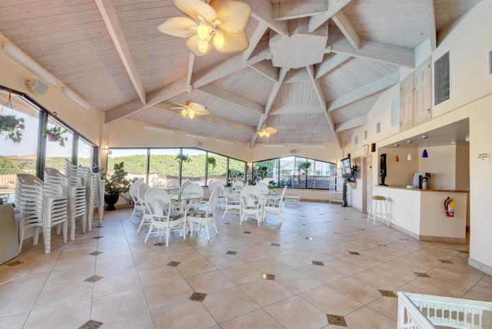 MAYFAIR HOUSE CONDO - Residential