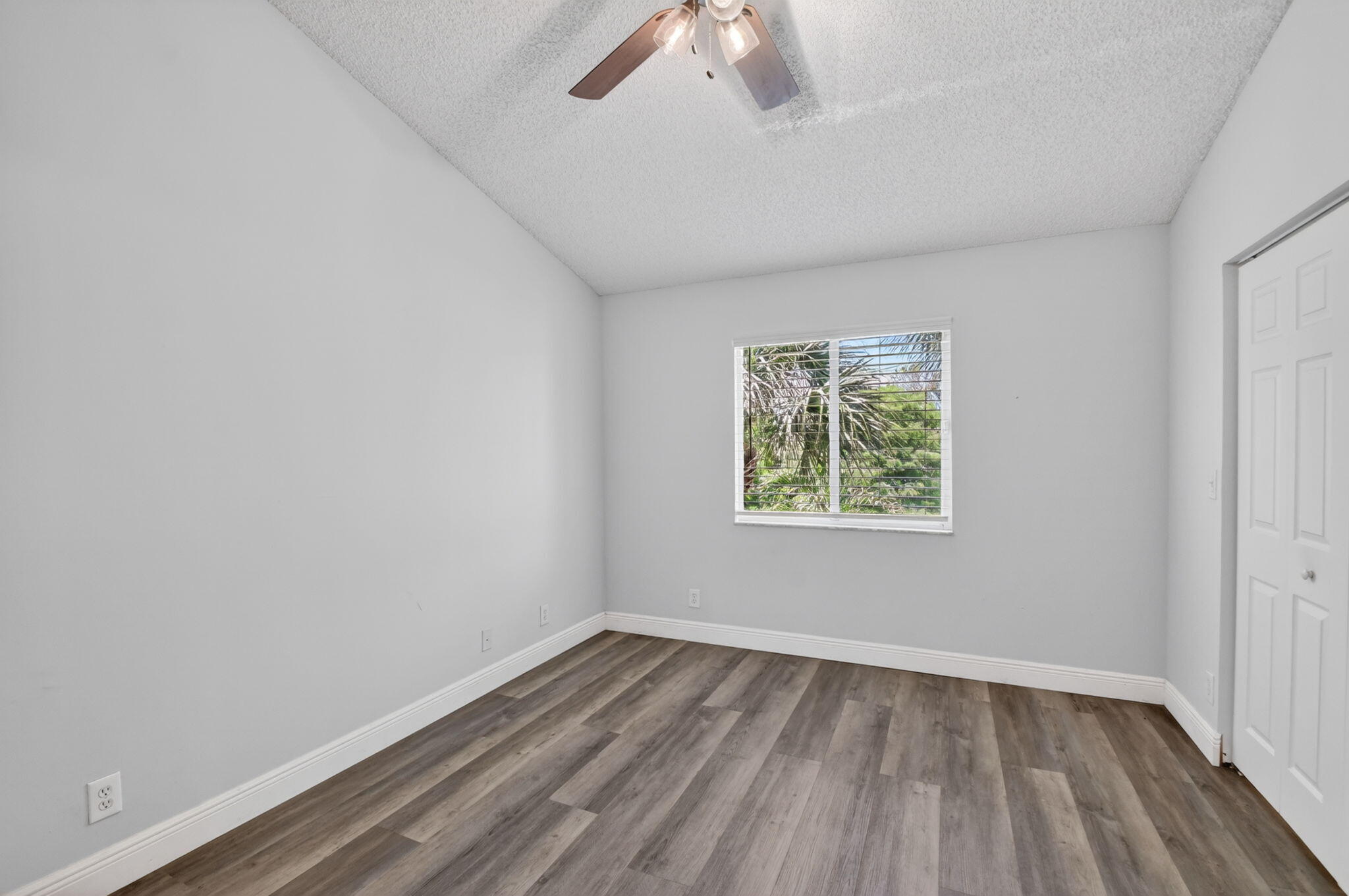 PALMBROOKE TOWNHOMES - Residential Lease