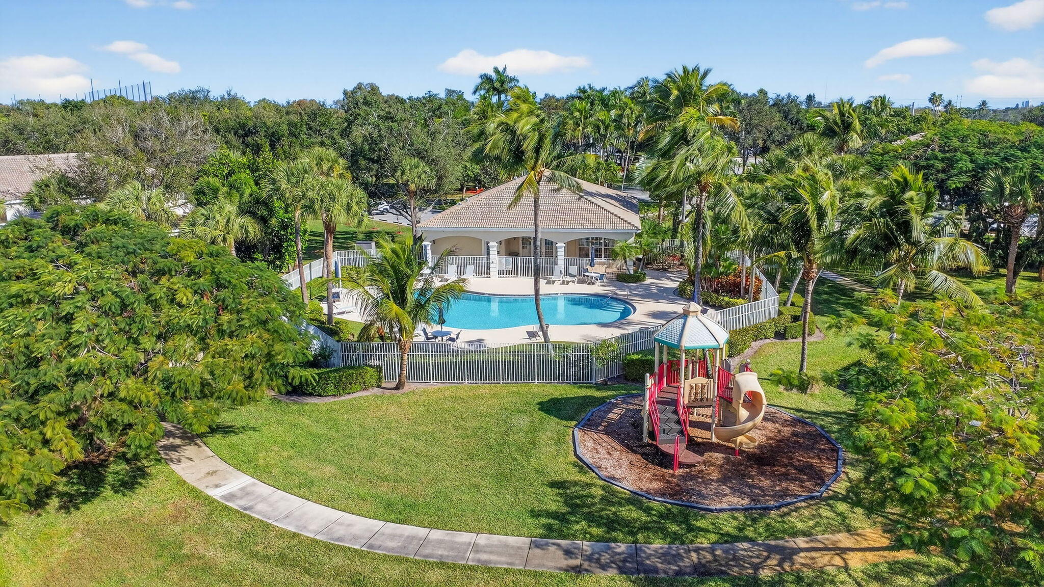 PALMBROOKE TOWNHOMES - Residential Lease