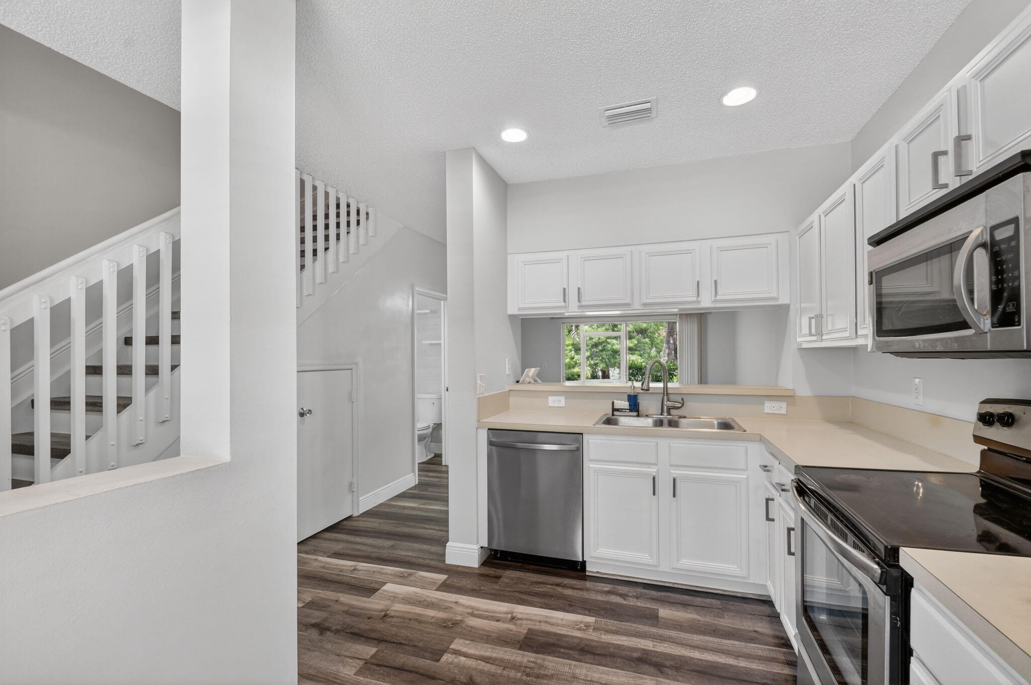 PALMBROOKE TOWNHOMES - Residential Lease
