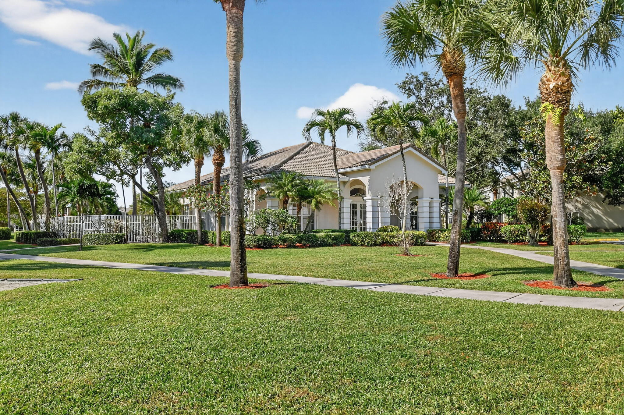 PALMBROOKE TOWNHOMES - Residential Lease