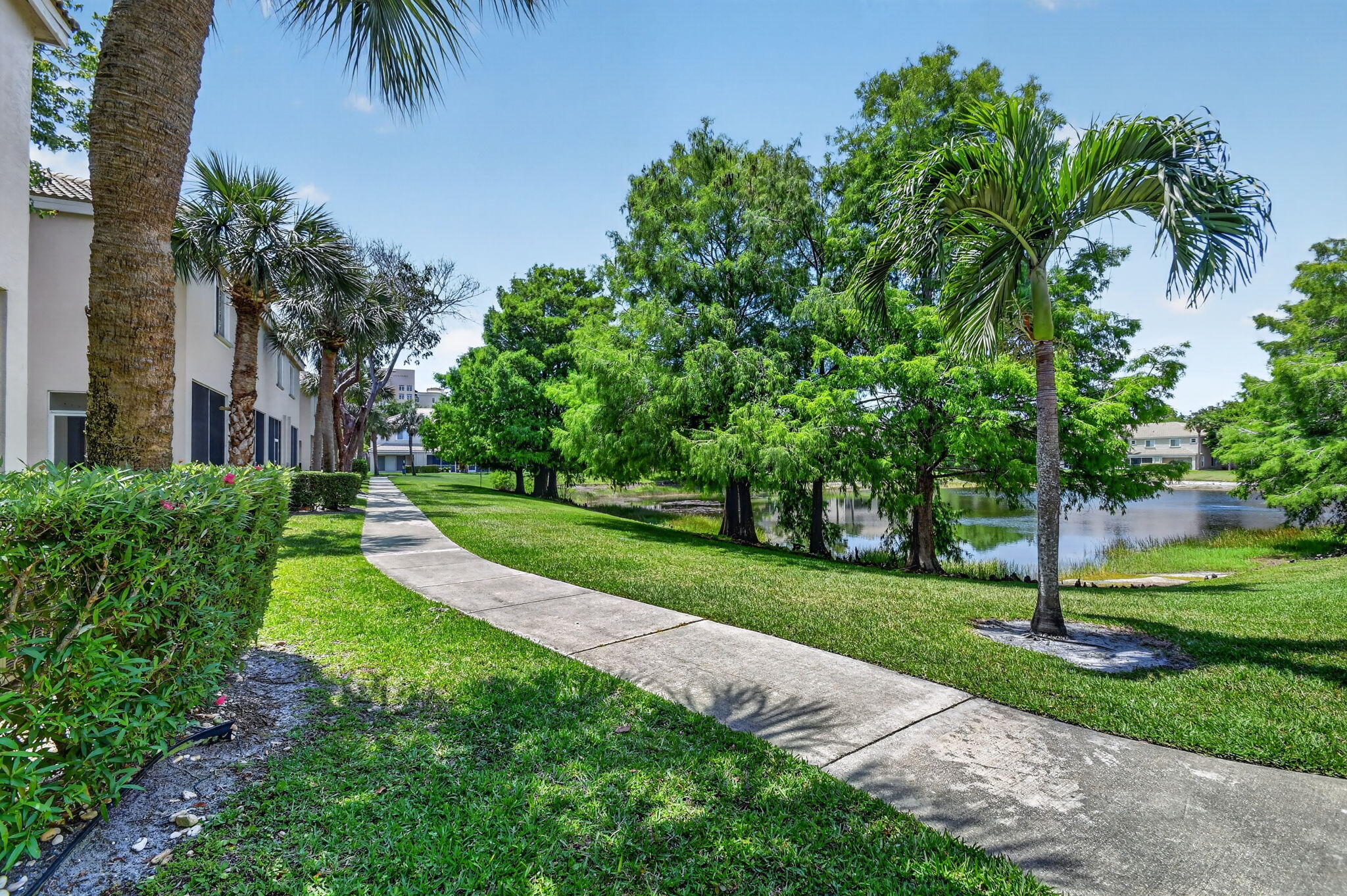 PALMBROOKE TOWNHOMES - Residential Lease