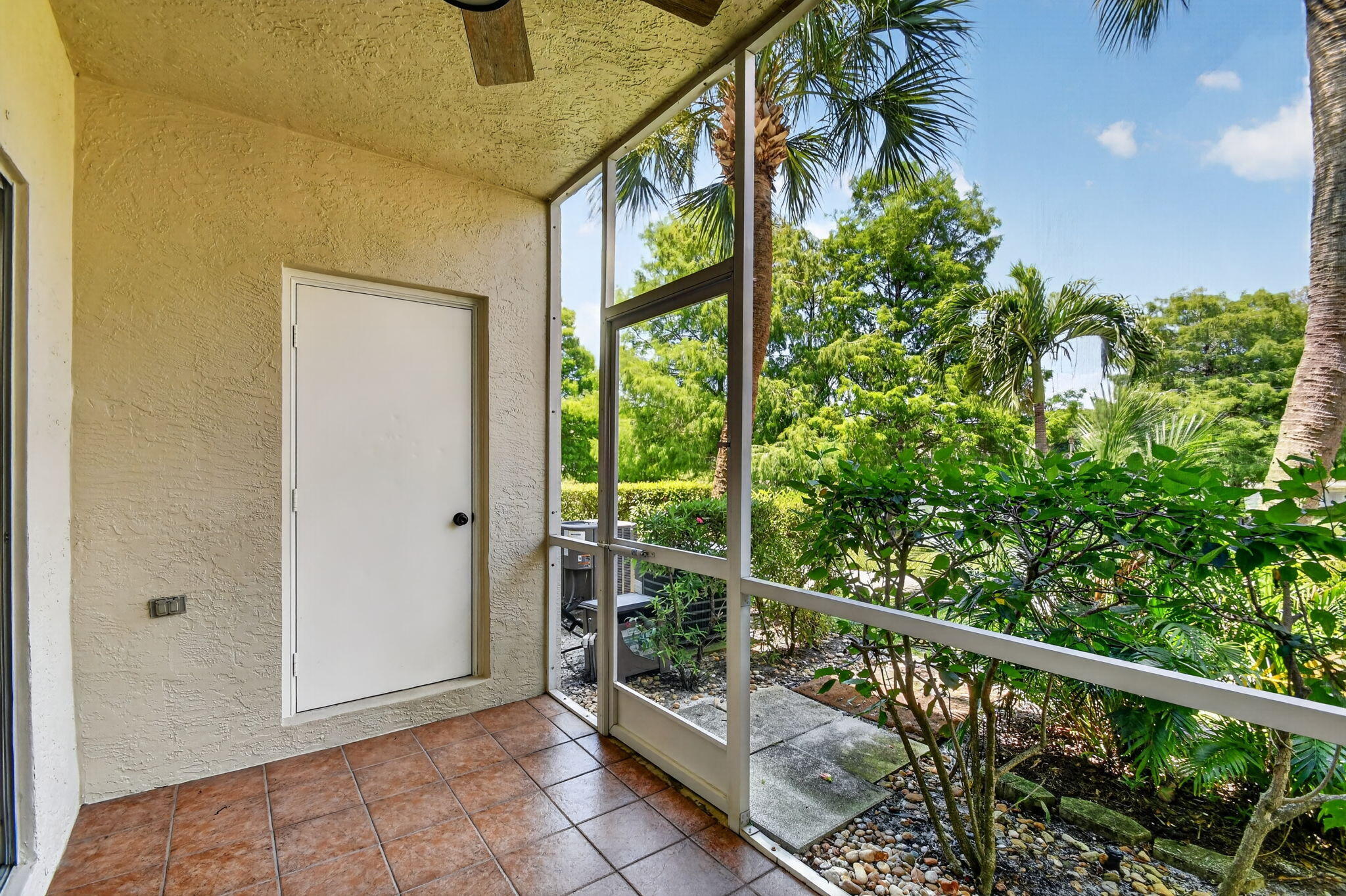 PALMBROOKE TOWNHOMES - Residential Lease