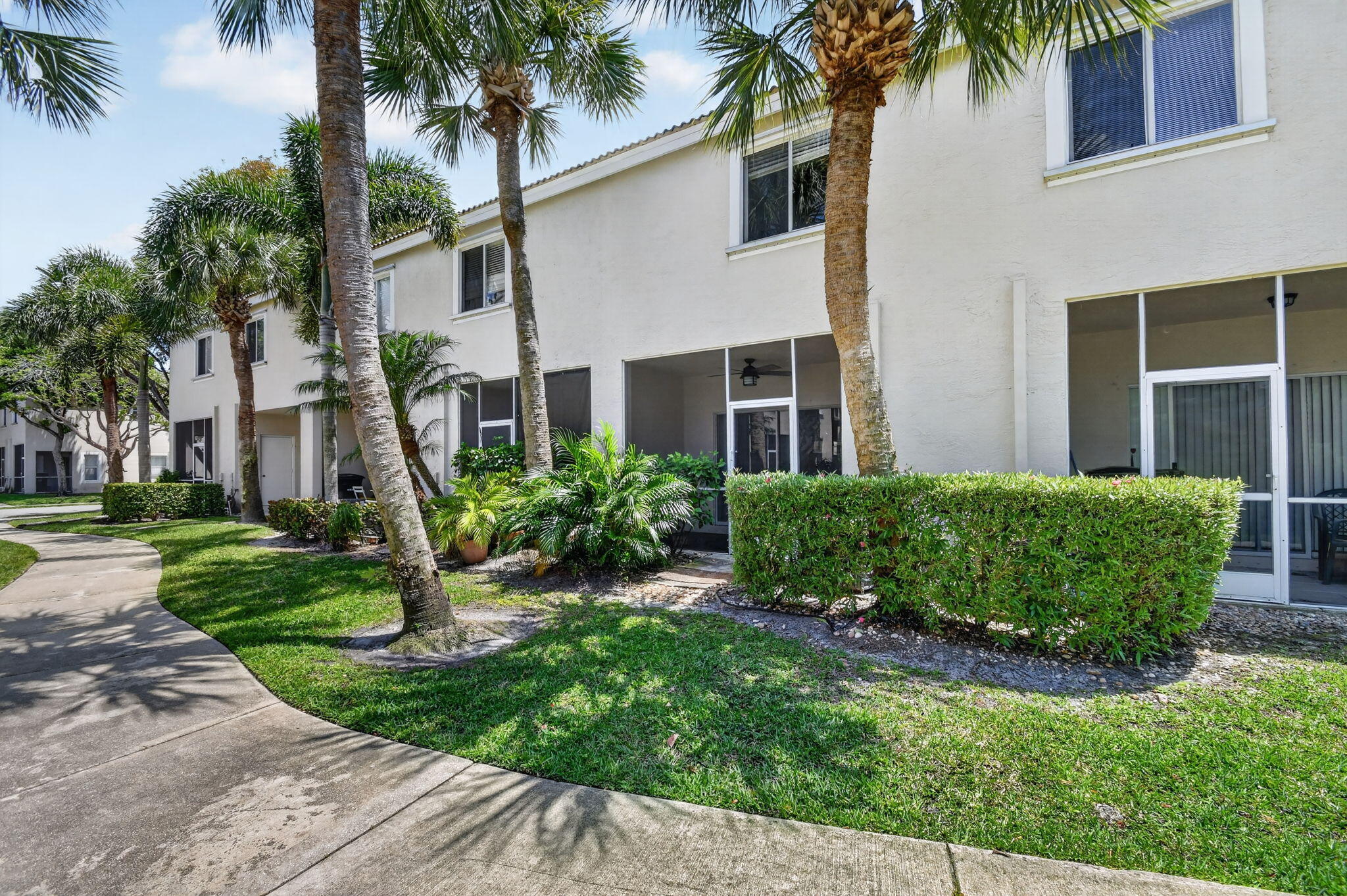PALMBROOKE TOWNHOMES - Residential Lease