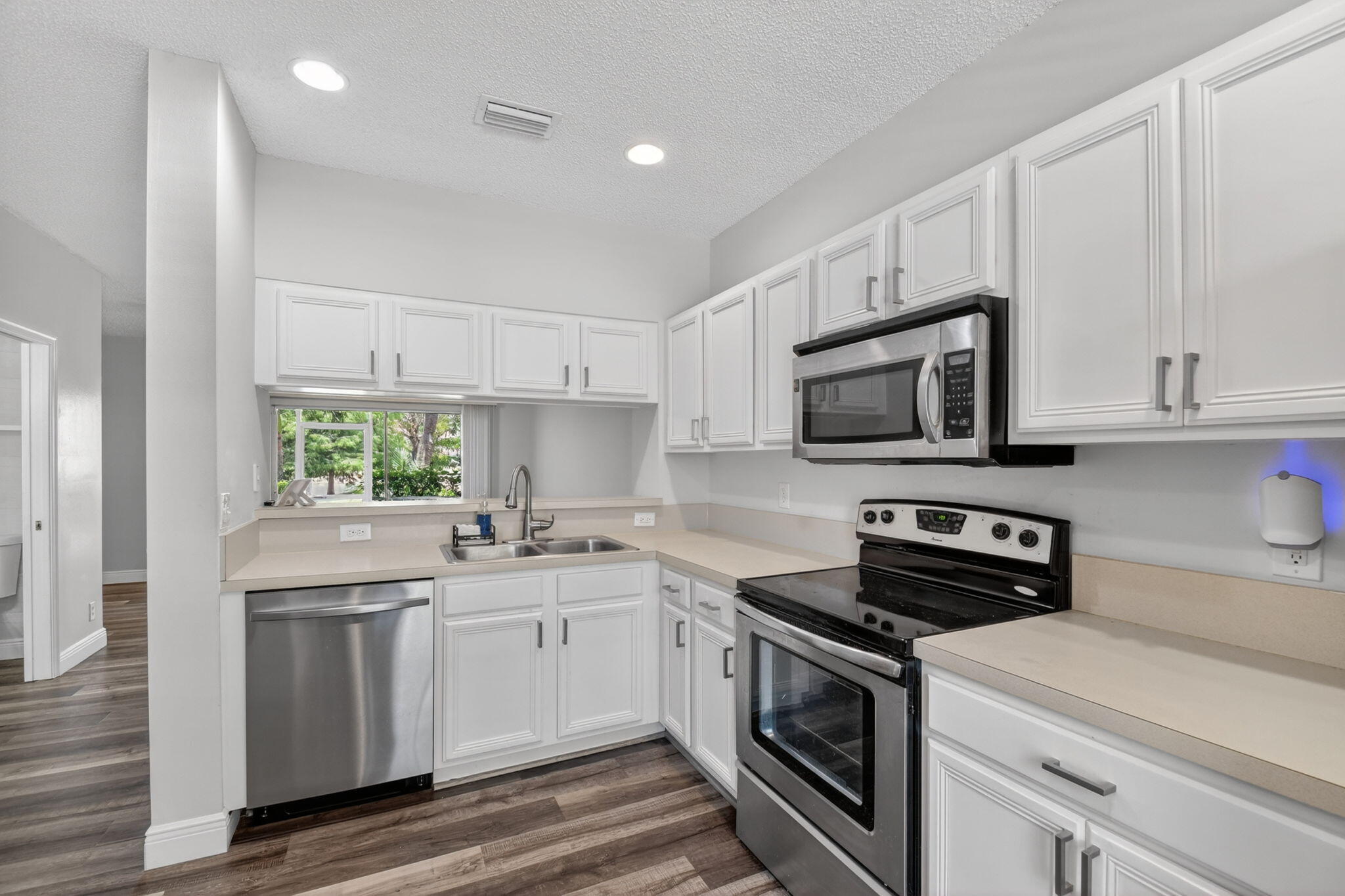 PALMBROOKE TOWNHOMES - Residential Lease
