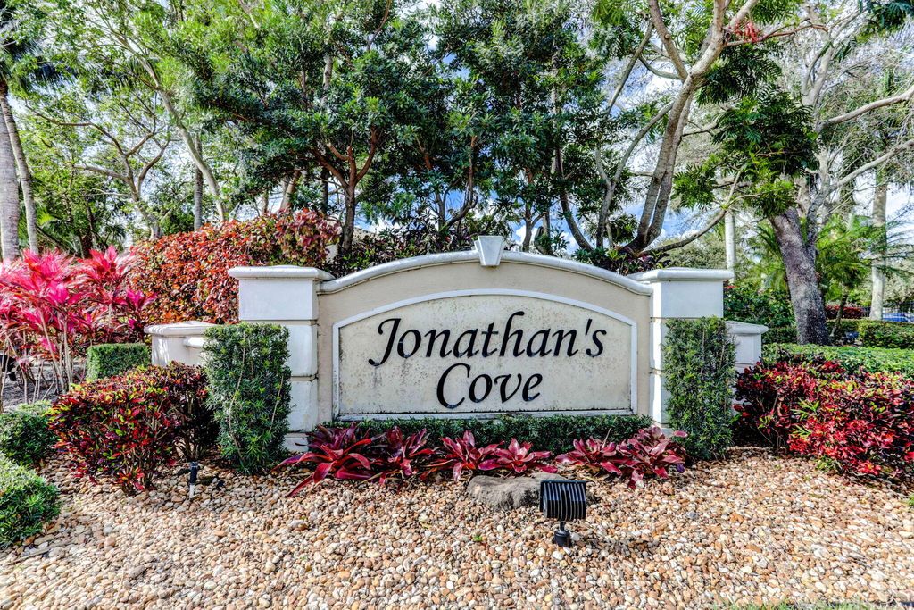 Photo of 4980 Palmbrooke Circle, West Palm Beach, FL 33417 (MLS # B26024104)