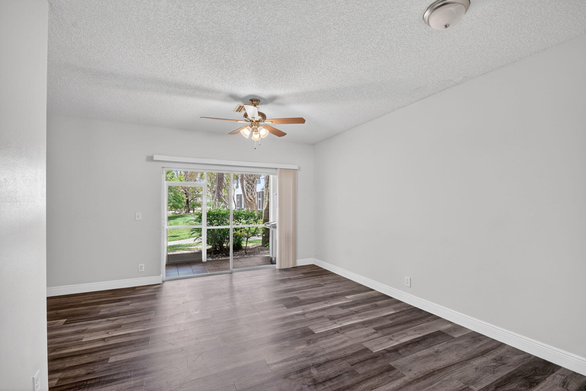 PALMBROOKE TOWNHOMES - Residential Lease