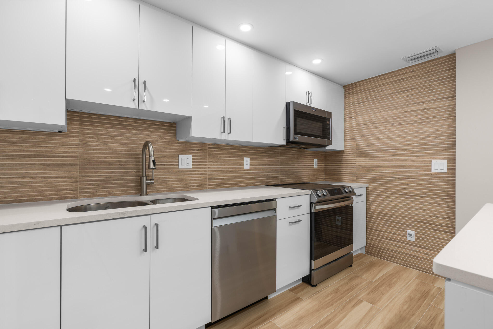 CORAL RIDGE TOWERS NORTH CO-OP - Residential