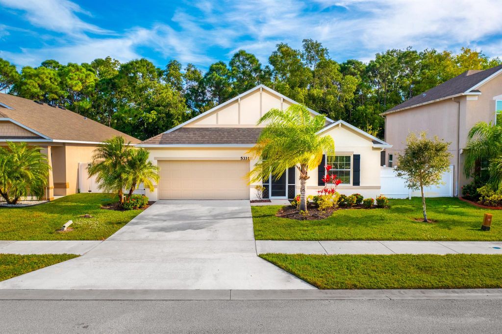 Photo of 5331 NW Wisk Fern Circle, Port Saint Lucie, FL 34986 (MLS # R10938086)