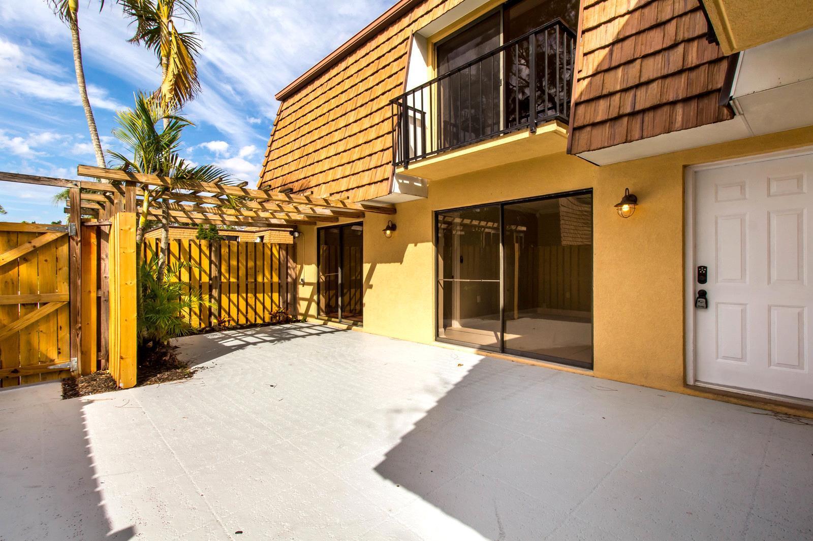 SHERWOOD LAKES - Residential