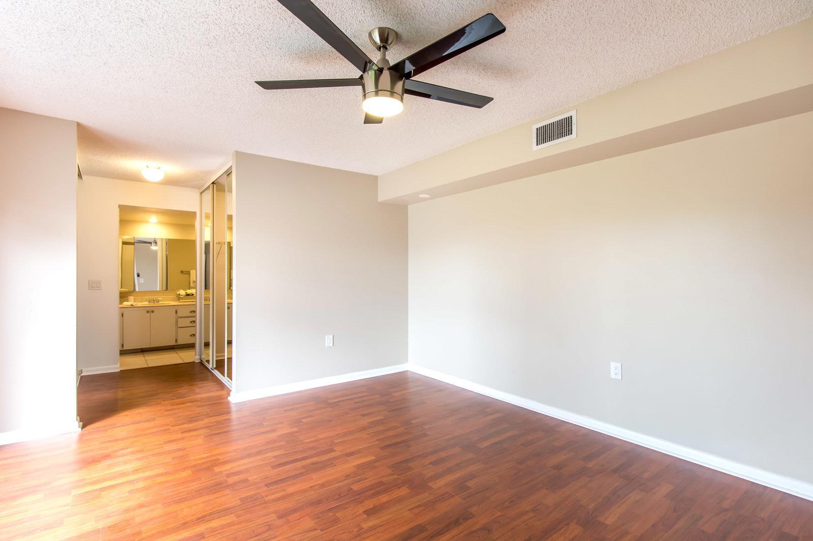 SHERWOOD LAKES - Residential