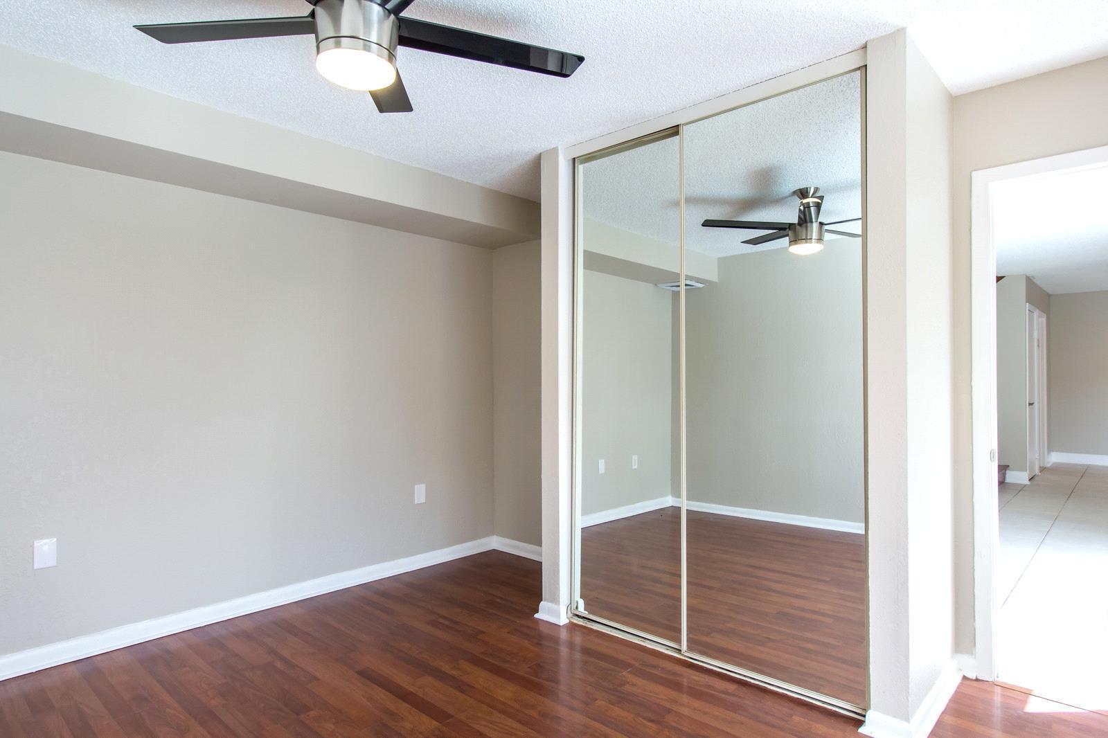 SHERWOOD LAKES - Residential