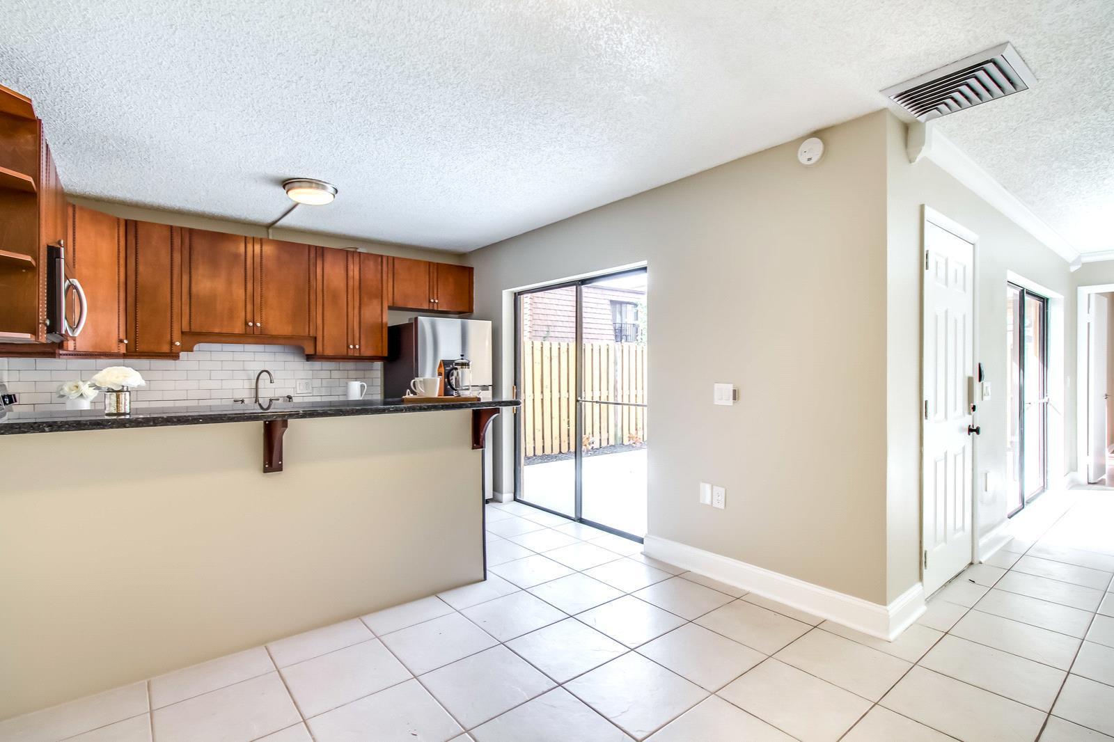 SHERWOOD LAKES - Residential