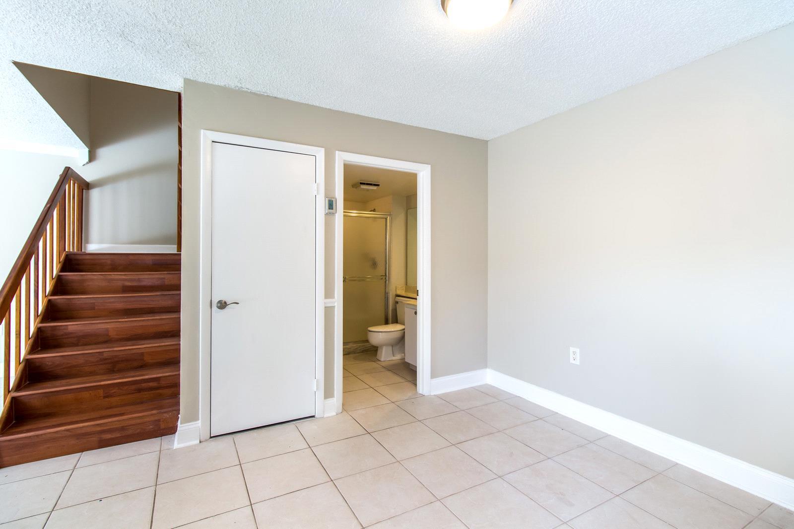 SHERWOOD LAKES - Residential