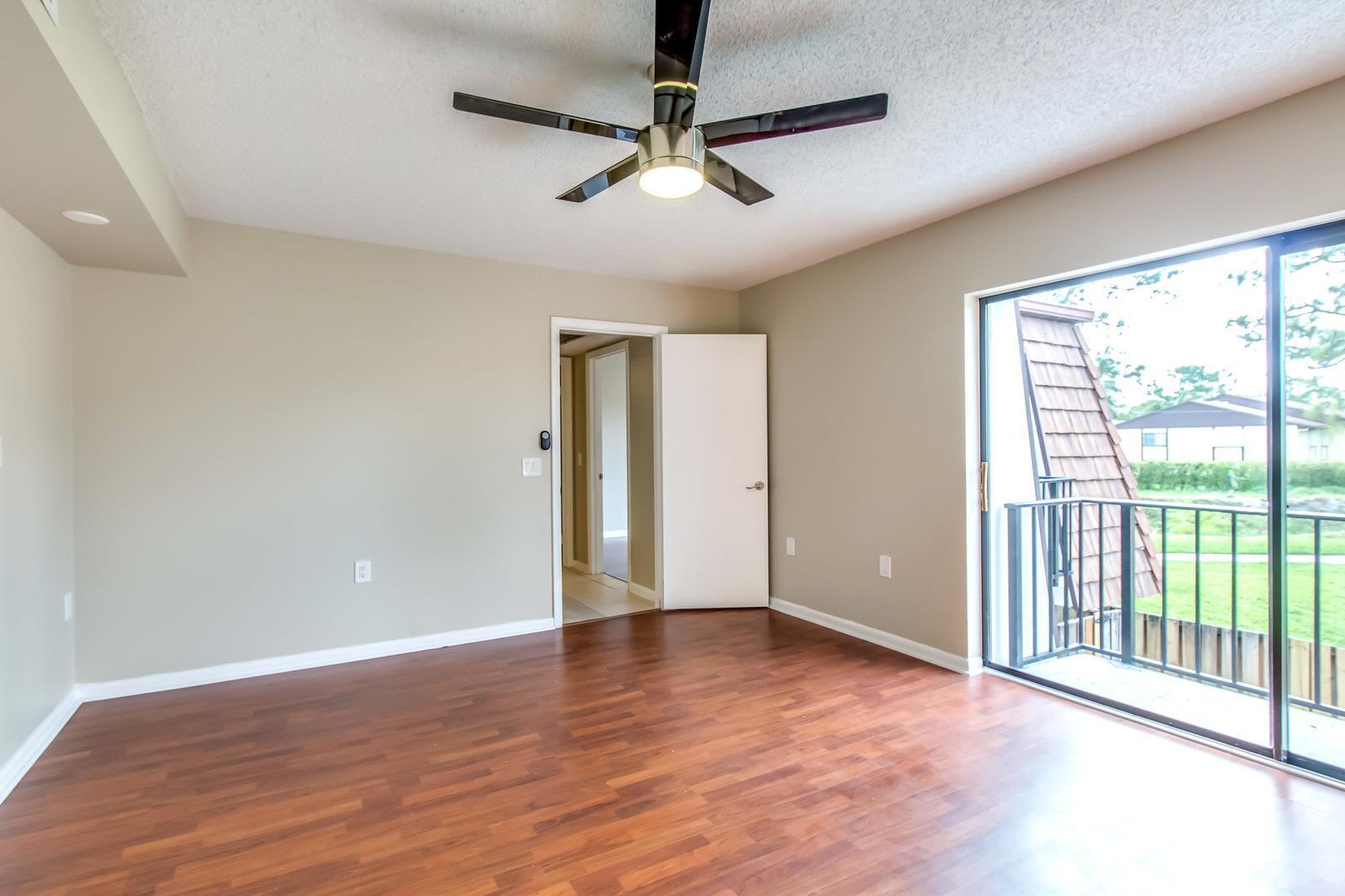 SHERWOOD LAKES - Residential