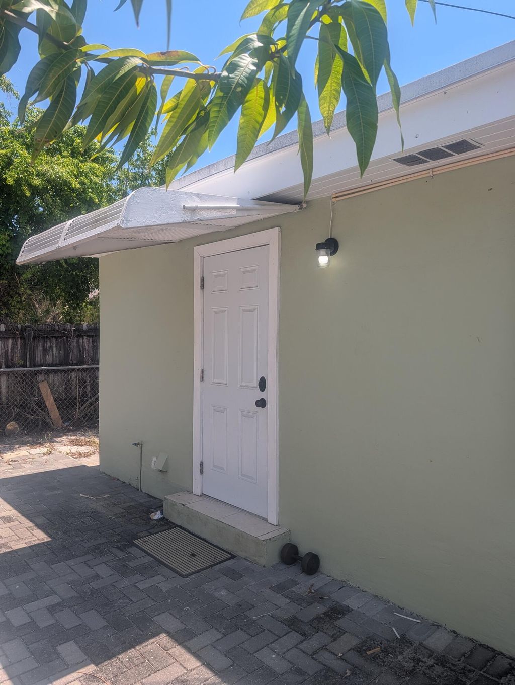 Photo of 433 Avenida #1, West Palm Beach, FL 33405 (MLS # B26023620)