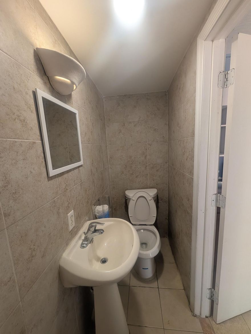 An unfurnished studio for rent that is close to everything West Palm Beach has to offer. Minutes away from downtown/Clematis, the beaches and restaurants. (1) driveway spot is included, water and electricity are included. AT&T is the internet provider and is the tenants expense. First and security to move in. Available immediately.
