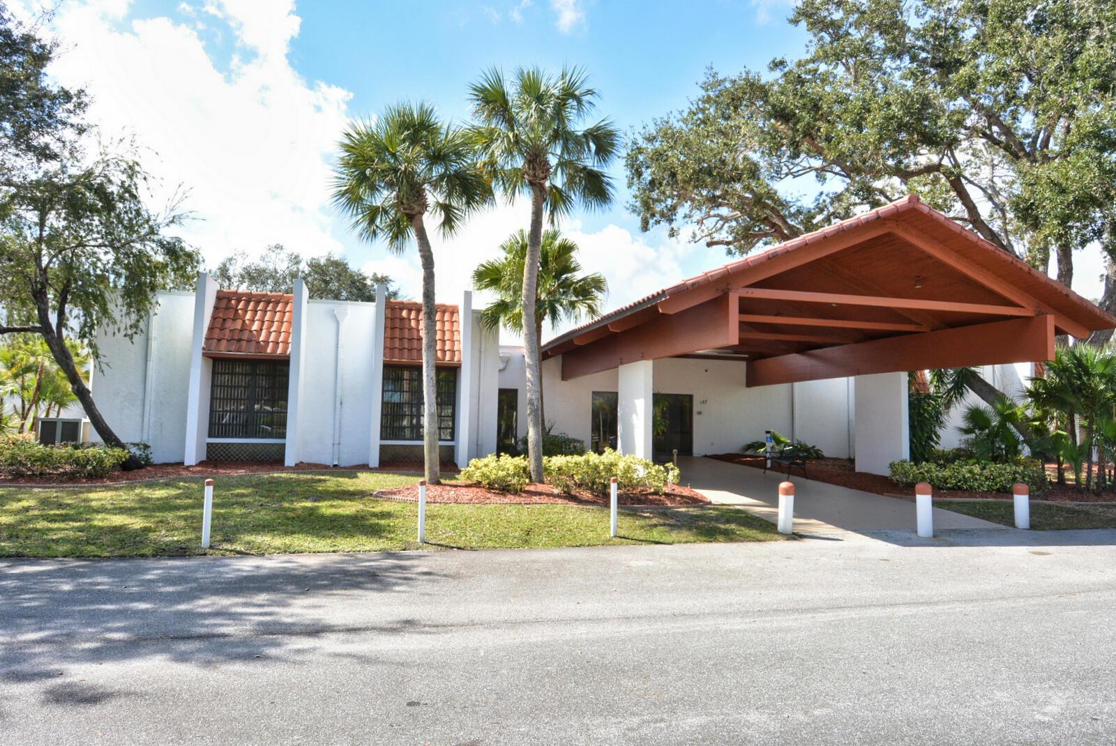 Spanish Lakes Riverfront - Residential