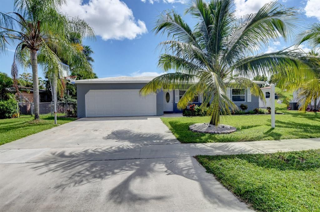 Photo of 10920 Gable Street, Boca Raton, FL 33428 (MLS # R10750354)