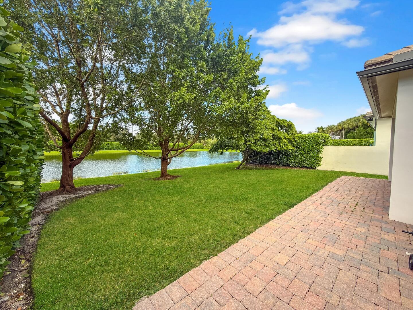 PALM MEADOWS ESTATES - Residential
