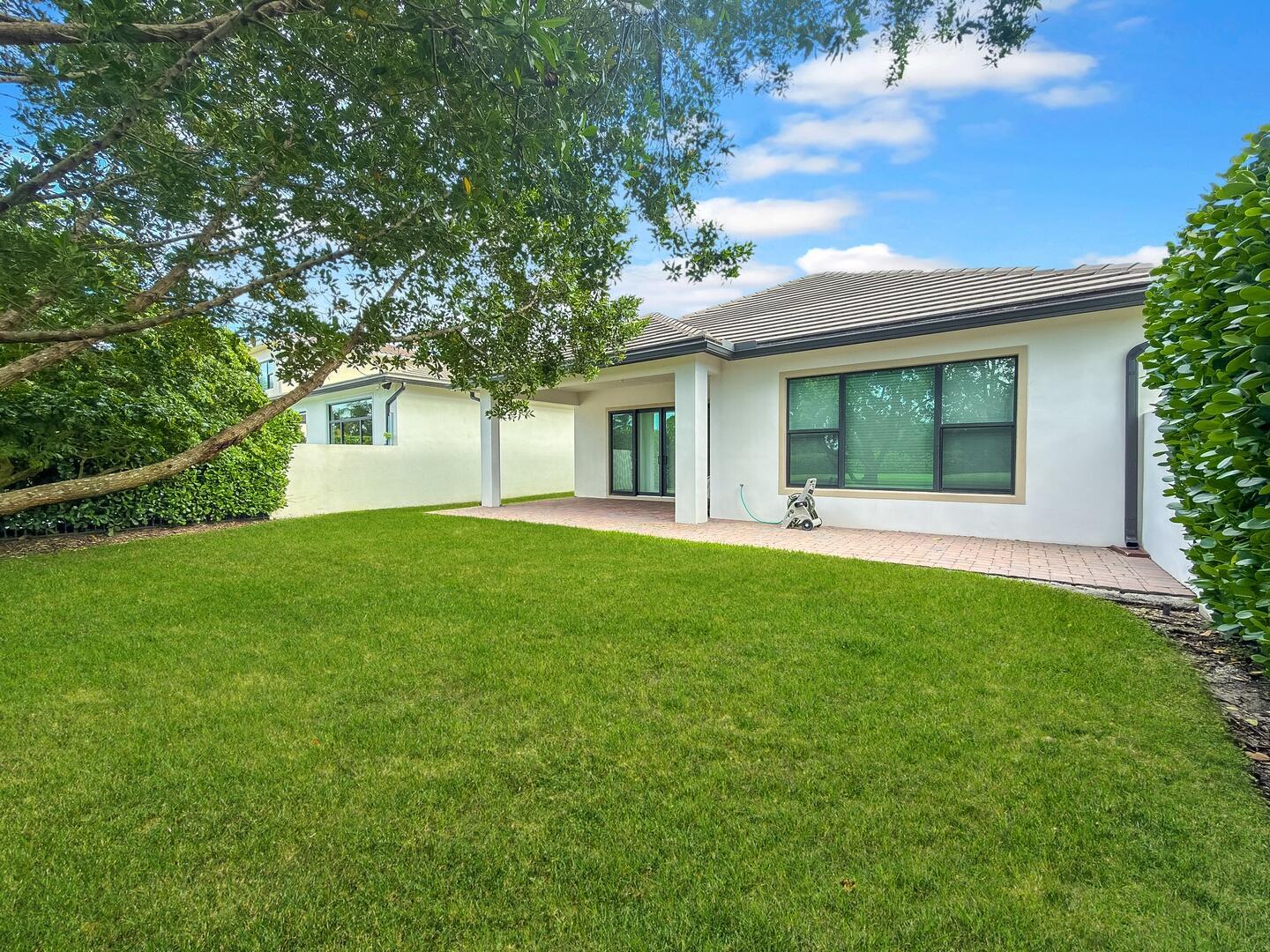 PALM MEADOWS ESTATES - Residential