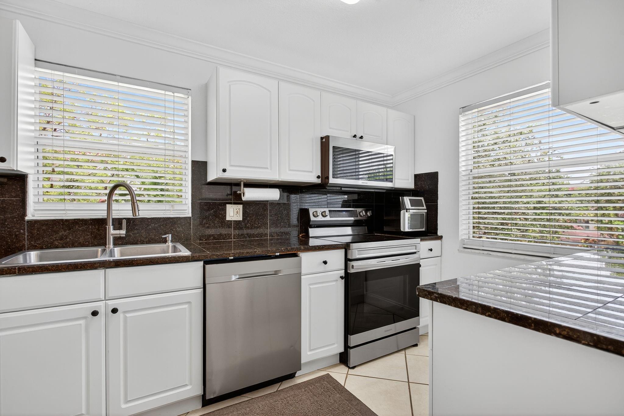 3551 Inverrary Dr 312