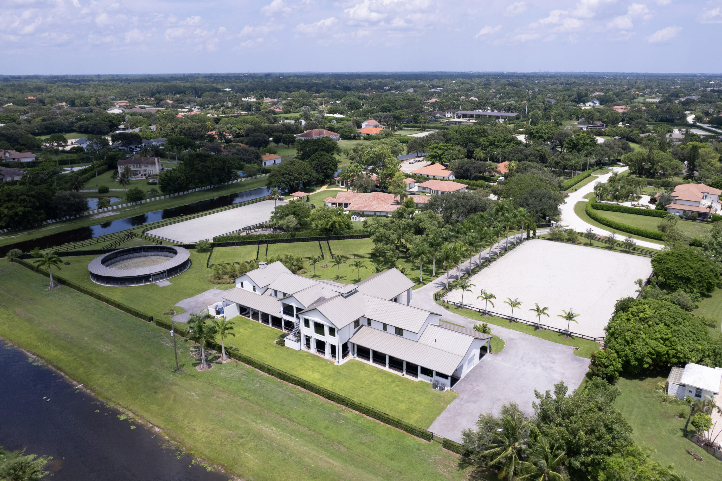 SADDLE TRAIL PARK OF WELLINGTON - Residential Lease