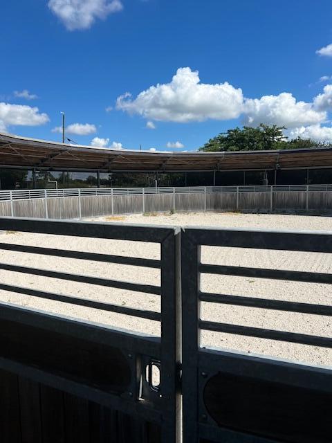 SADDLE TRAIL PARK OF WELLINGTON - Residential Lease