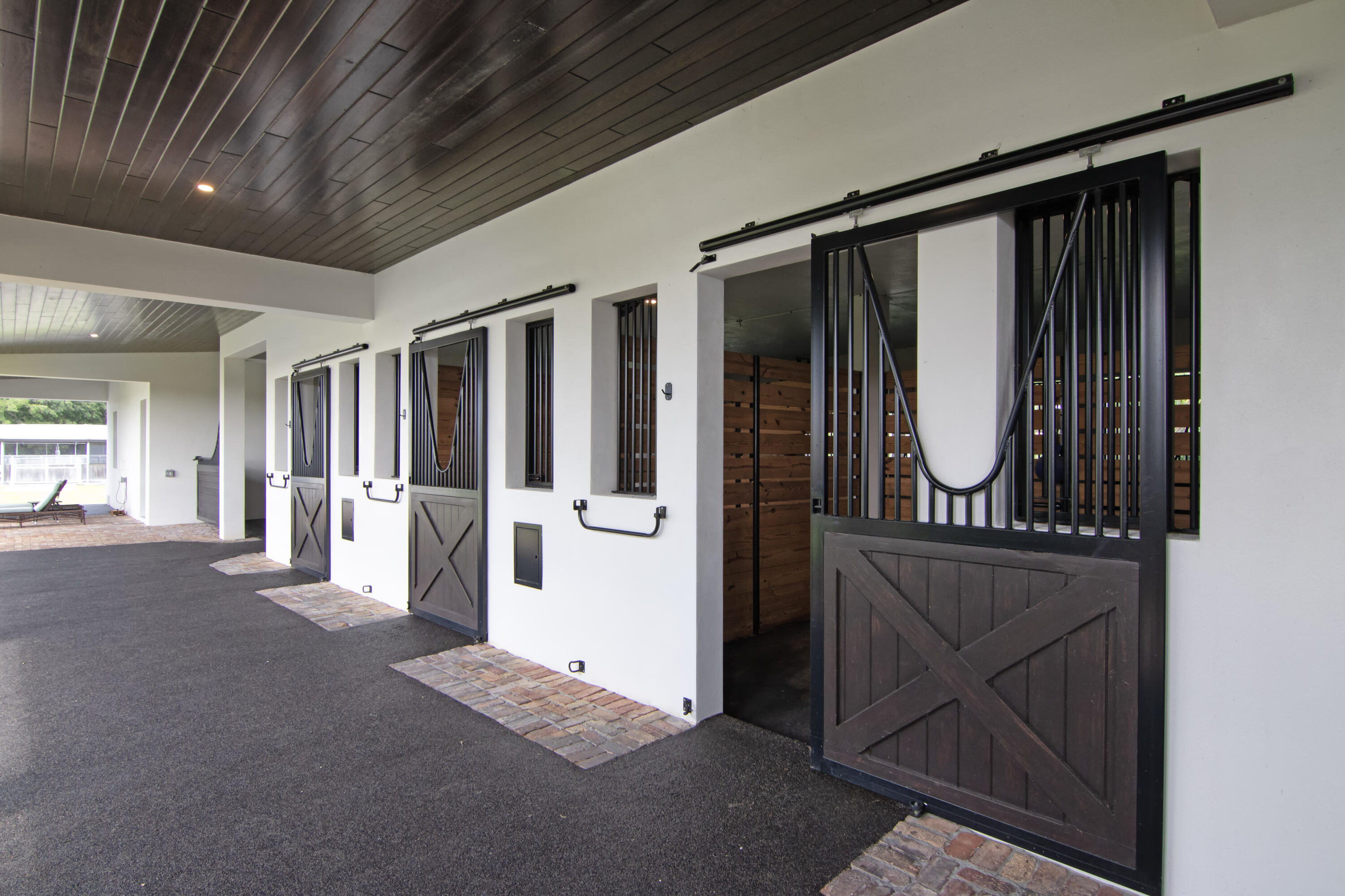 SADDLE TRAIL PARK OF WELLINGTON - Residential Lease