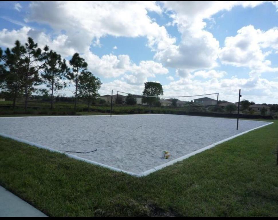 FIRST REPLAT OF PORTOFINO ISLES - Residential Lease