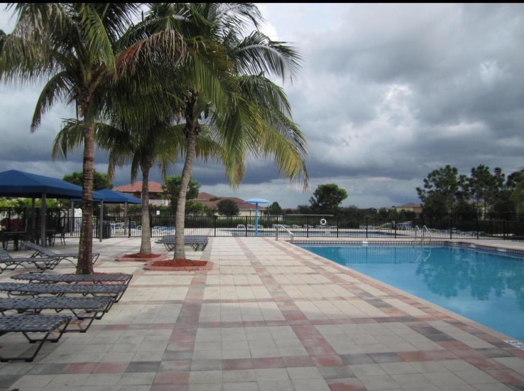 FIRST REPLAT OF PORTOFINO ISLES - Residential Lease