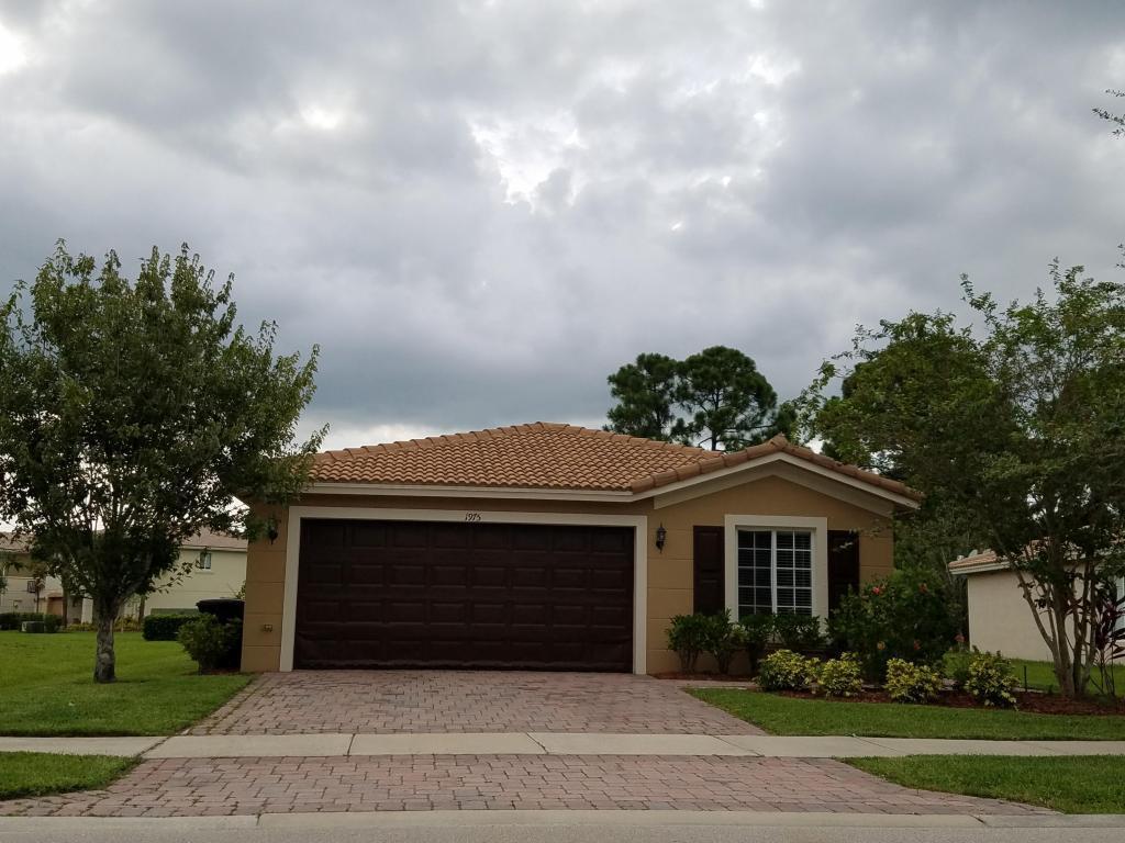 FIRST REPLAT OF PORTOFINO ISLES - Residential Lease